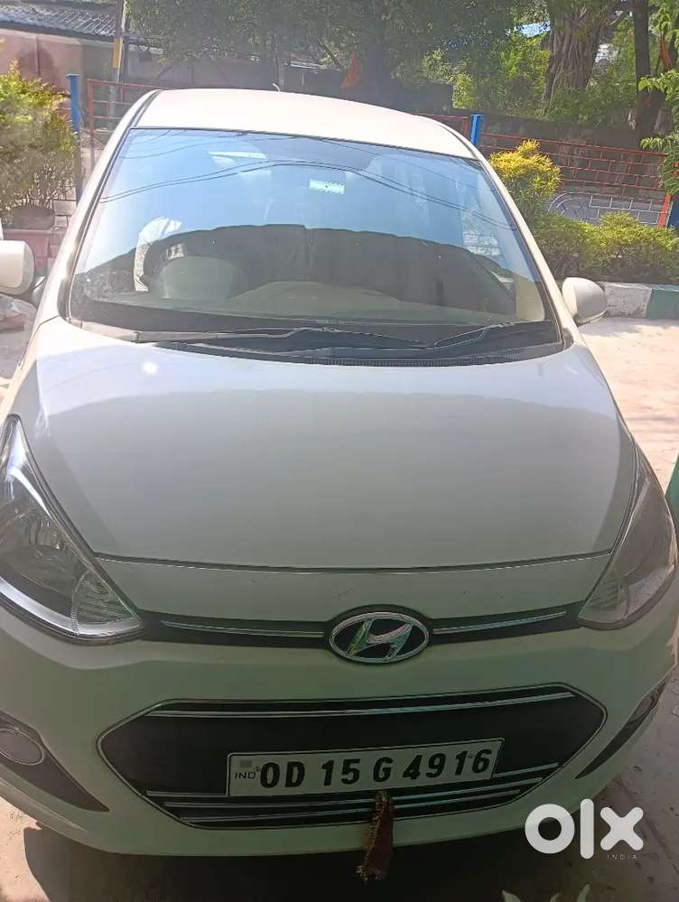 Hyundai Xcent 2017 Petrol 100000 Km Driven