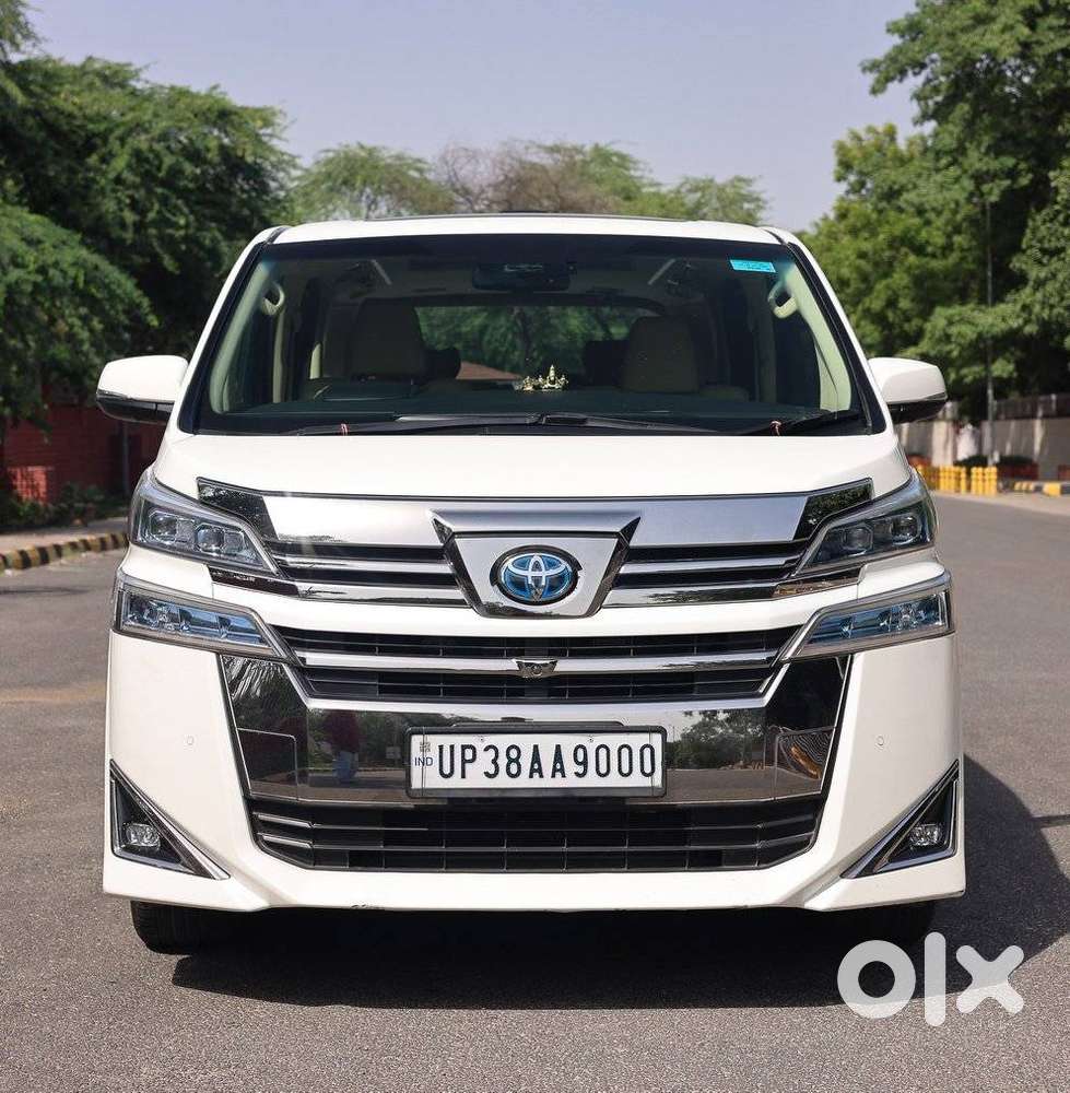 Toyota Vellfire 2.5 Executive Lounge, 2023, Petrol