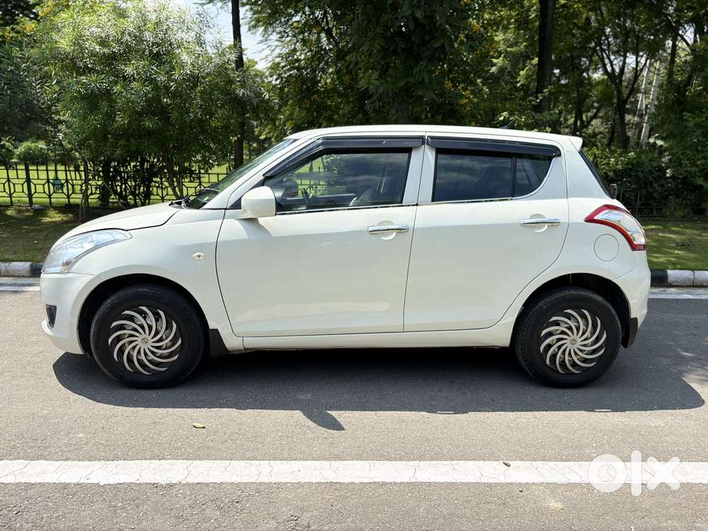 Maruti Suzuki Swift Lxi Option, 2012, Petrol