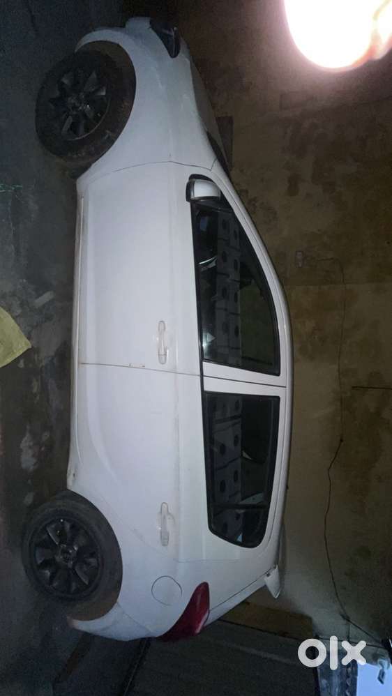 Hyundai I20 Sportz Dsl 1.4 Bs-iv Diesel Manual 2013