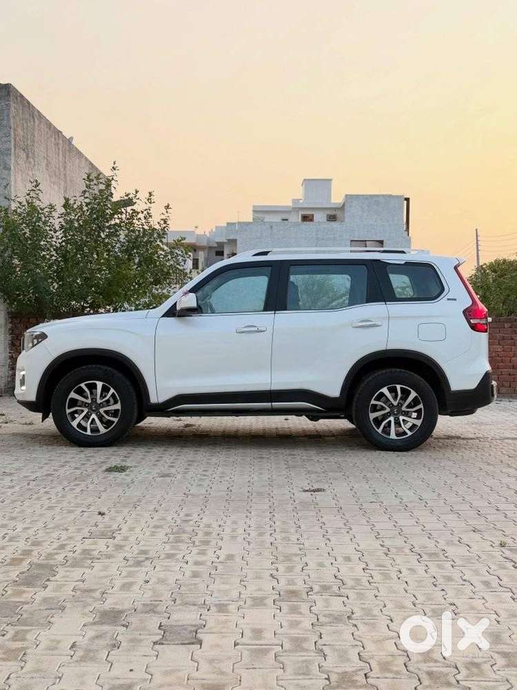Mahindra Scorpio N Z8 Diesel At 2wd 7 Str, 2023, Diesel