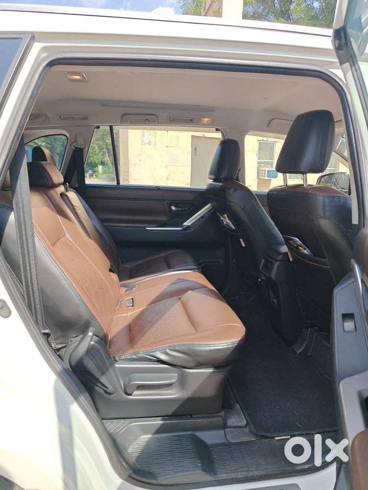 Toyota Innova Hycross 2.0 Vx (o) Hybrid 8 Str, 2023, Petrol