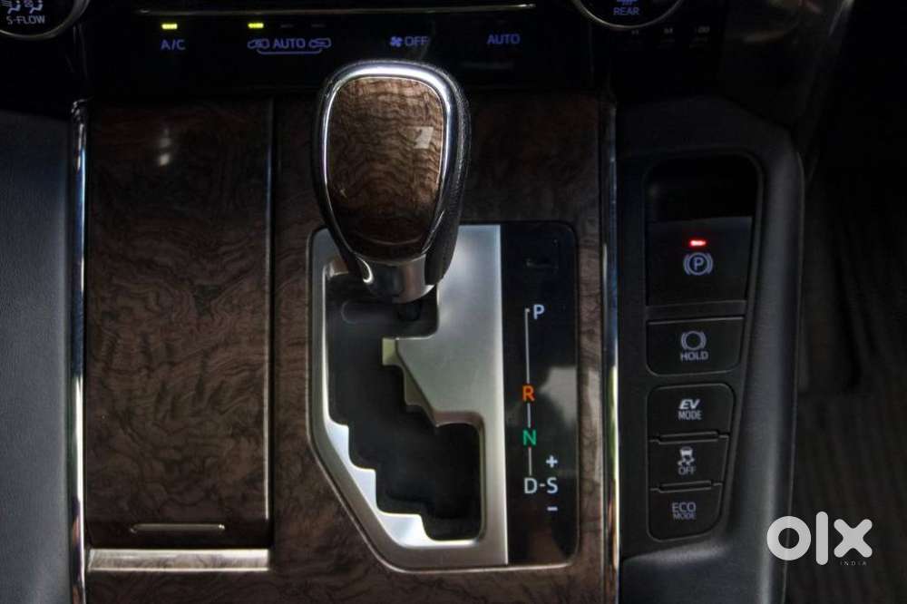 Toyota Vellfire 2.5 Executive Lounge, 2021, Petrol