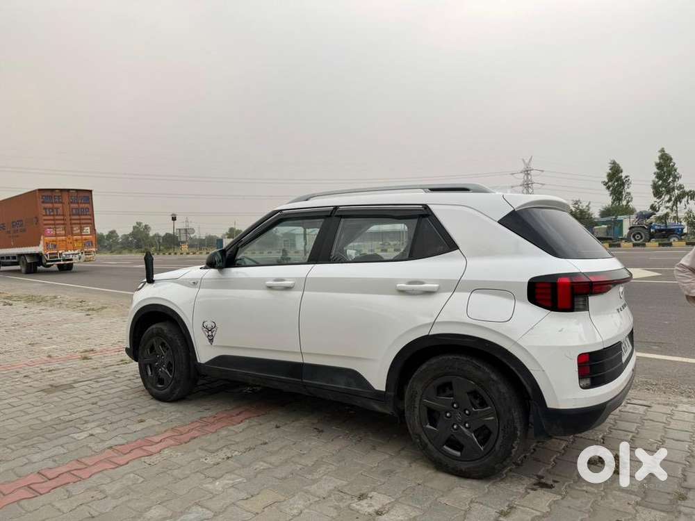 Hyundai Venue 2024 Petrol 20000 Km Driven