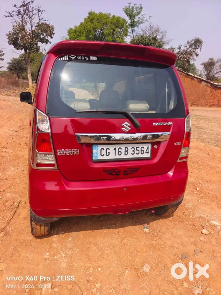 गाडी मे एक भी स्क्रेच नही और नाही कोई  काम ,चारो पावर विंडो Ac चिल्ड