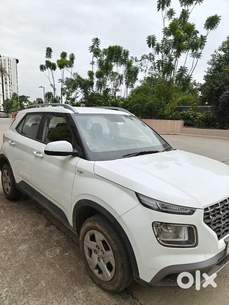 Hyundai Venue 2022 Petrol Well Maintained