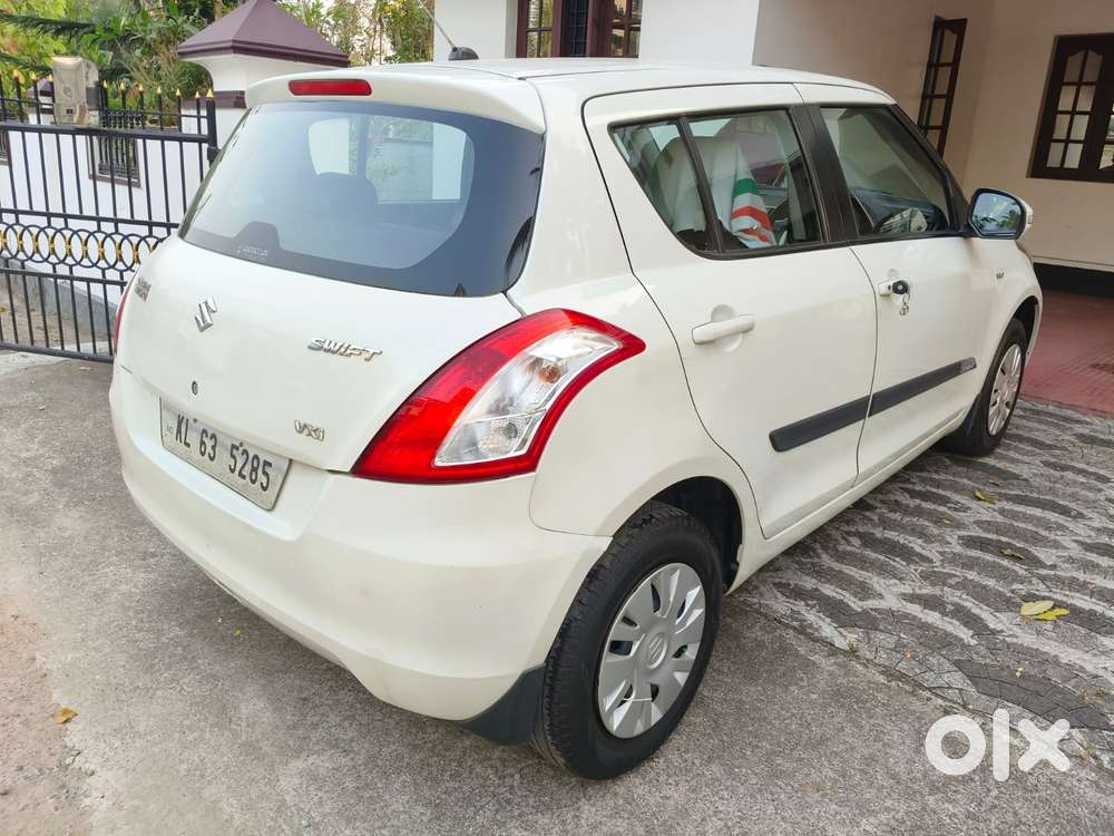 Maruti Suzuki Swift Vxi + Manual, 2011, Petrol