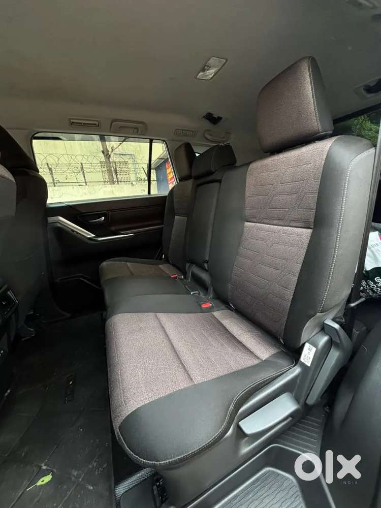 Toyota Innova Hycross 2024 Petrol 60000 Km Driven