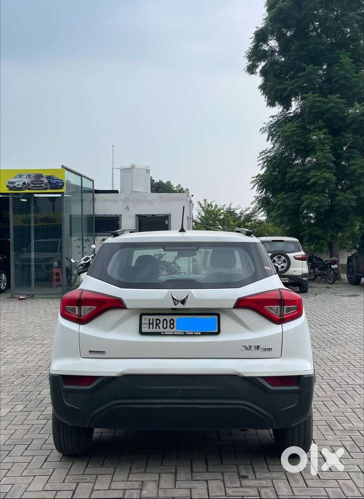 Mahindra Xuv300 1.2 W6 Amt Petrol, 2023, Petrol