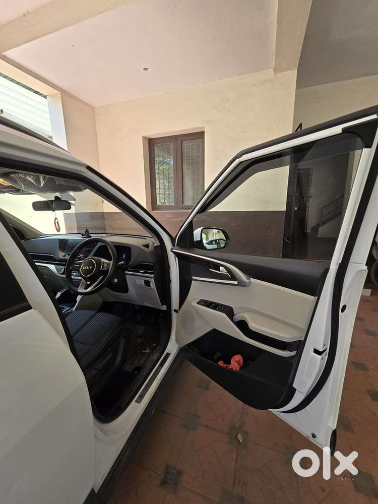 Kia Carens Petrol 2024