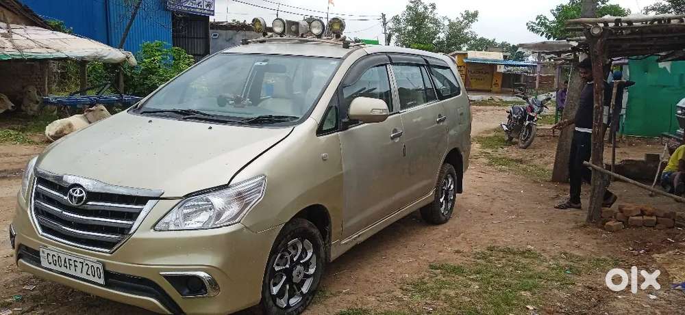 Toyota Innova 2012
