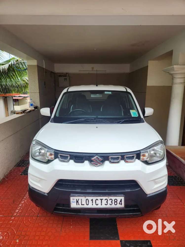 Maruti Suzuki S-presso 2021 Petrol 32698 Km Driven. Single Owner