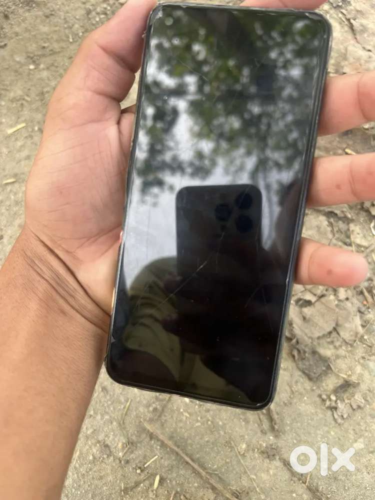 Oppo f21pro phone hai 8ram 128gb urgent sale