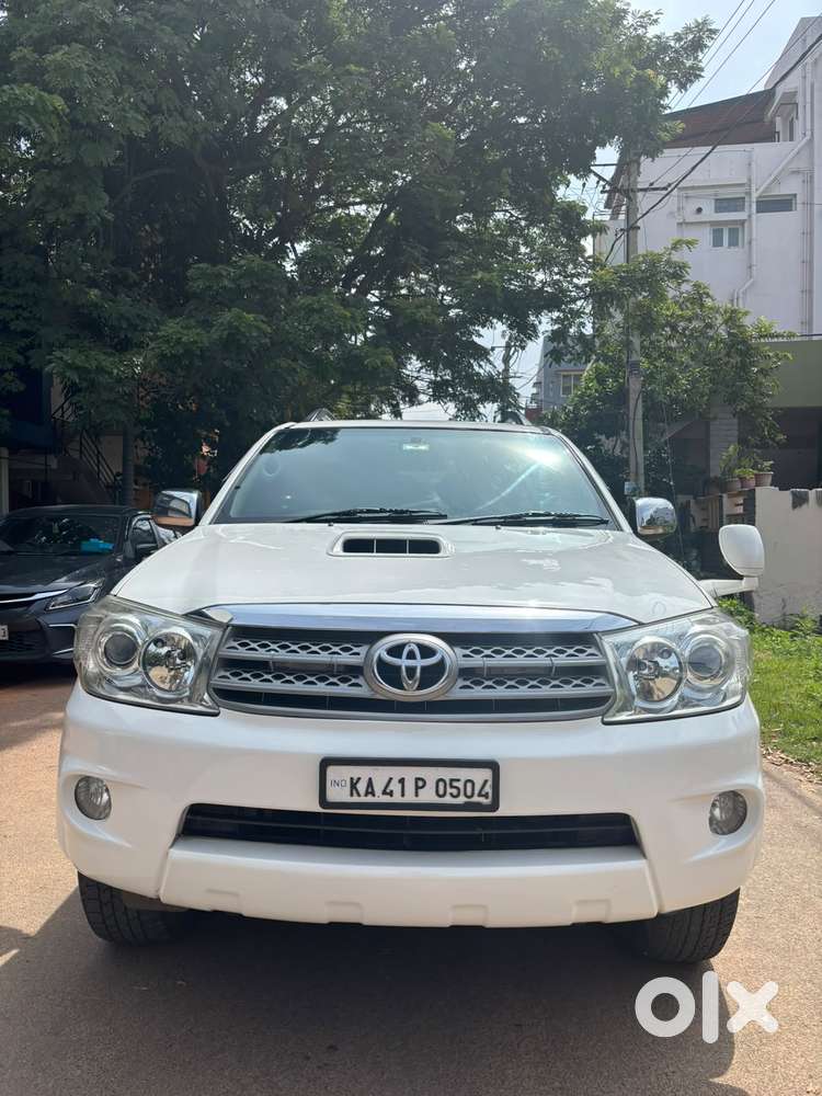Toyota Fortuner 3.0 4x4 Manual, 2011, Diesel