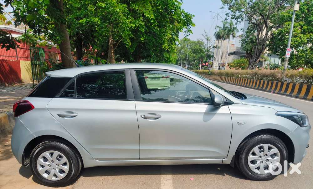 Maruti Suzuki Brezza 1.5 Lxi Smart Hybrid, 2025, Petrol