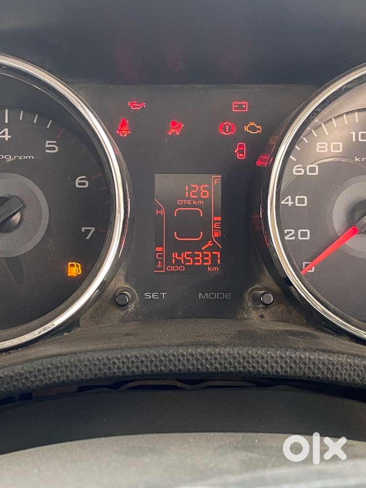 Mahindra Tuv 300 2015 Diesel Well Maintained