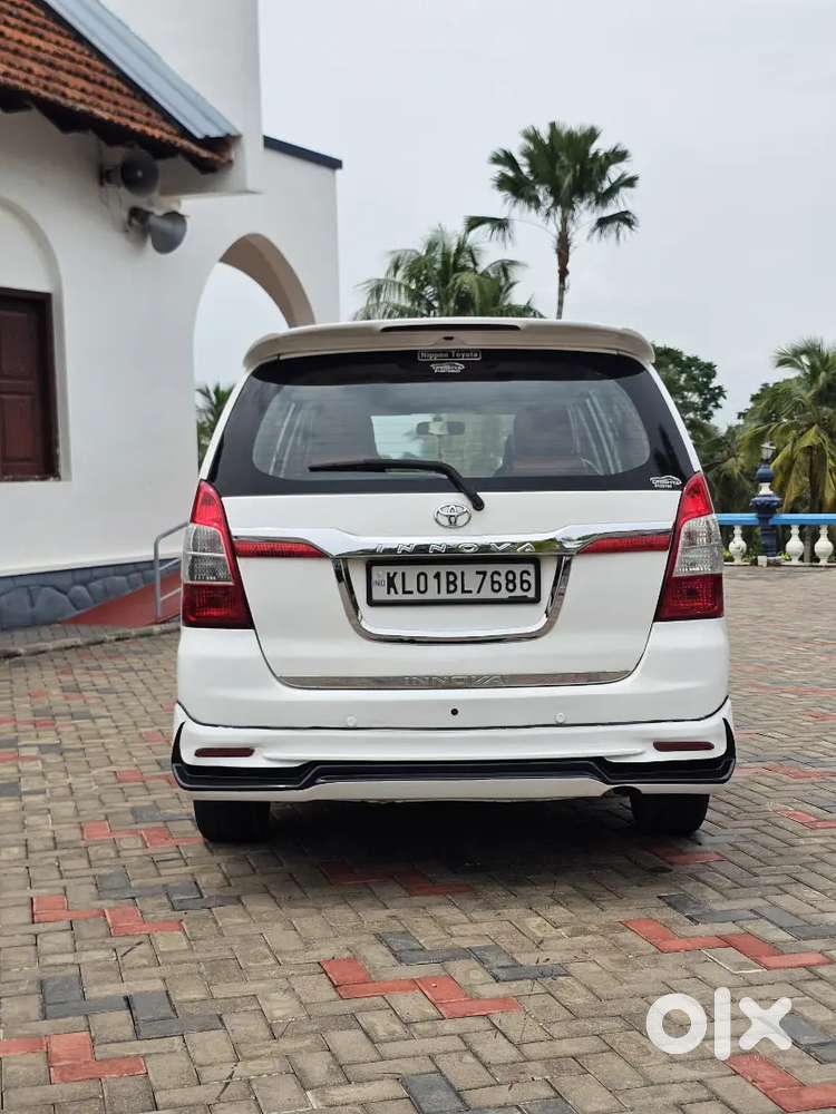 Toyota Innova 2013 Diesel 220000 Km Driven