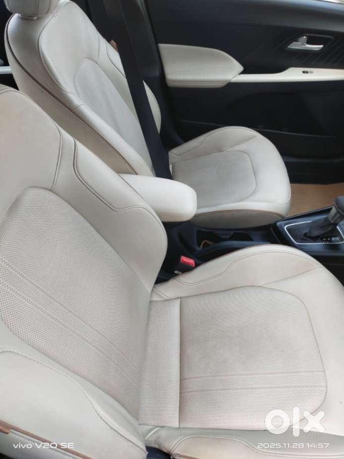 Hyundai Verna Sx(o) Petrol At, 2023, Petrol