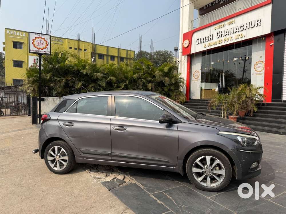 Very Less Driven Premium Hachback Well Maintained Top Model I20