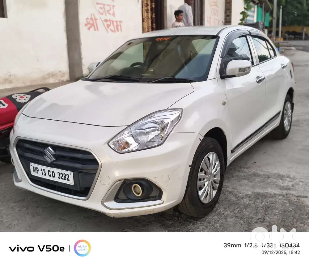 गाड़ी एक दम कड़क है गाड़ी में Lpg लगा हुवा है