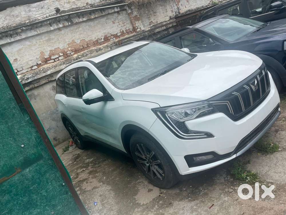 Mahindra Xuv700 2.0 Ax 7 Petrol At Str, 2023, Petrol