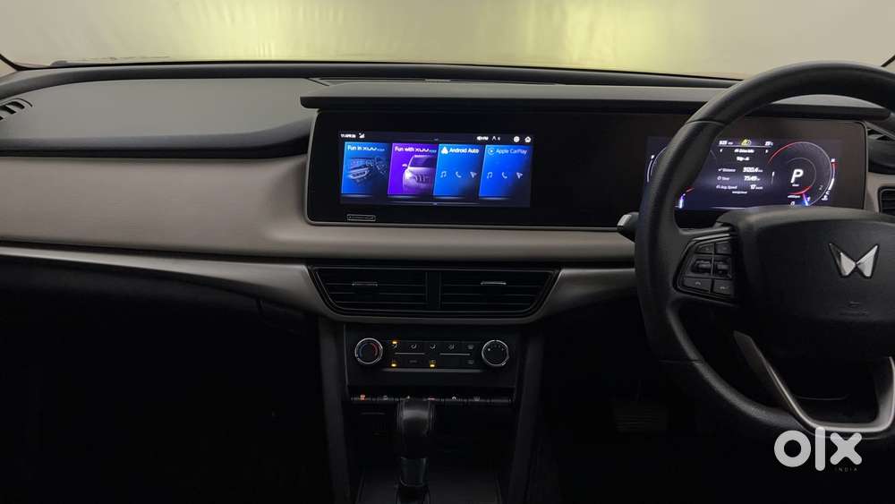 Mahindra Xuv700 2.0 Ax 3 Petrol At 5 Str, 2021, Petrol