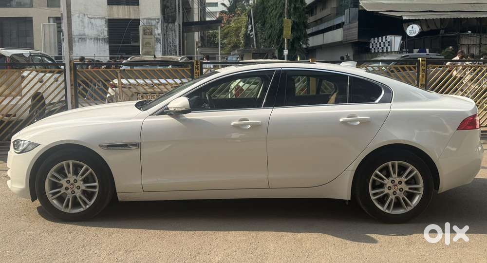 Jaguar Xe Portfolio, 2019, Petrol