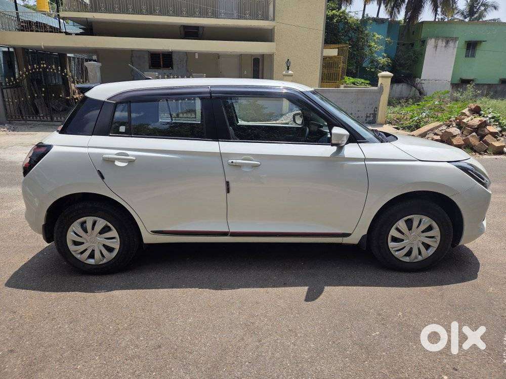 Maruti Suzuki Swift Vxi + Manual, 2024, Petrol