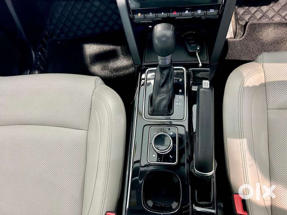 Mahindra Xuv700 2.2 Ax 7 Diesel At Str, 2023, Diesel