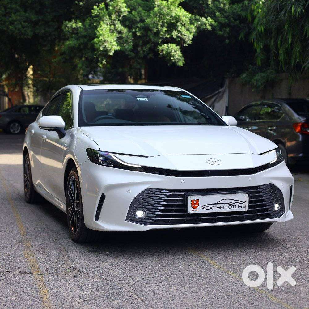 Toyota Camry Hybrid, 2026, Petrol