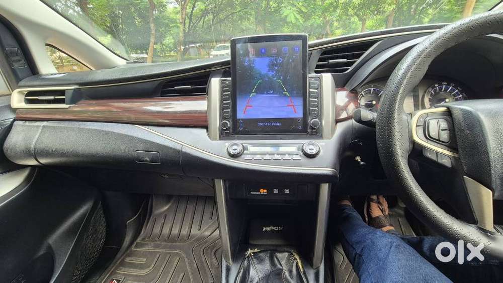 Toyota Innova Crysta 2.4 V 8 Str, 2016, Diesel
