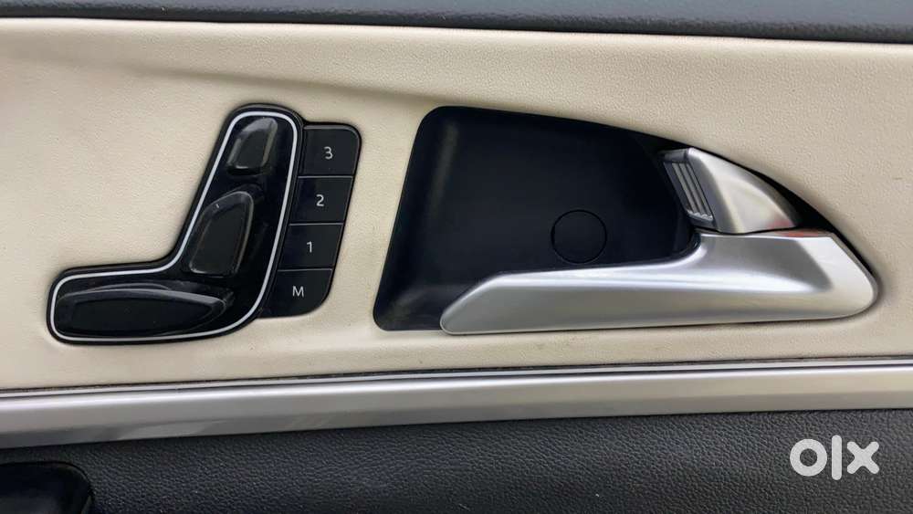 Mahindra Xuv700 2.2 Ax 7 Diesel At Luxury Pack Str, 2021, Diesel