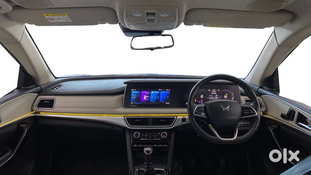 Mahindra Xuv700 2.2 Ax 7 Diesel Mt Luxury Pack Str, 2022, Diesel