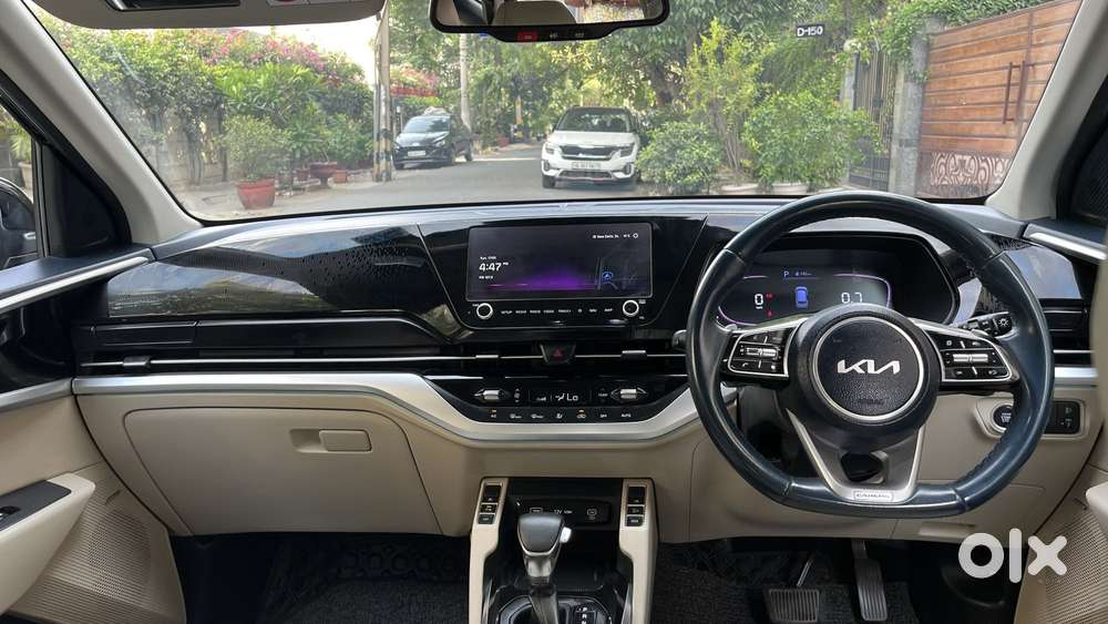 Kia Carens 1.4 Luxury Plus Dct 7 Str, 2022, Petrol
