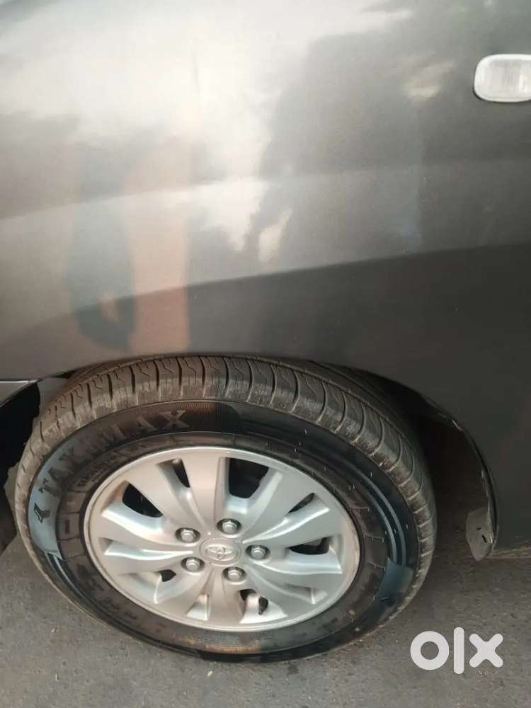 Toyota Innova 2.5 V 2010