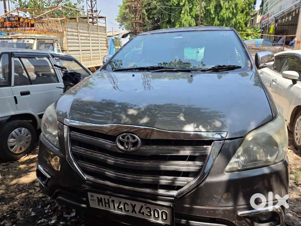 Toyota Innova 2012 Diesel 300000 Km Driven