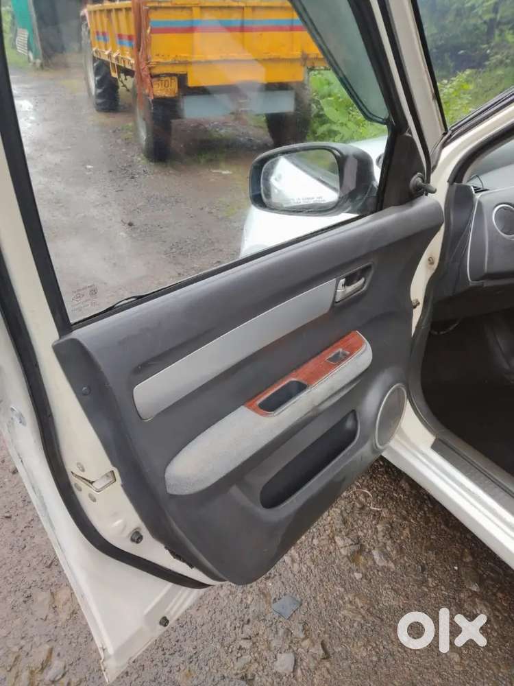 Maruti Suzuki Dzire 2011