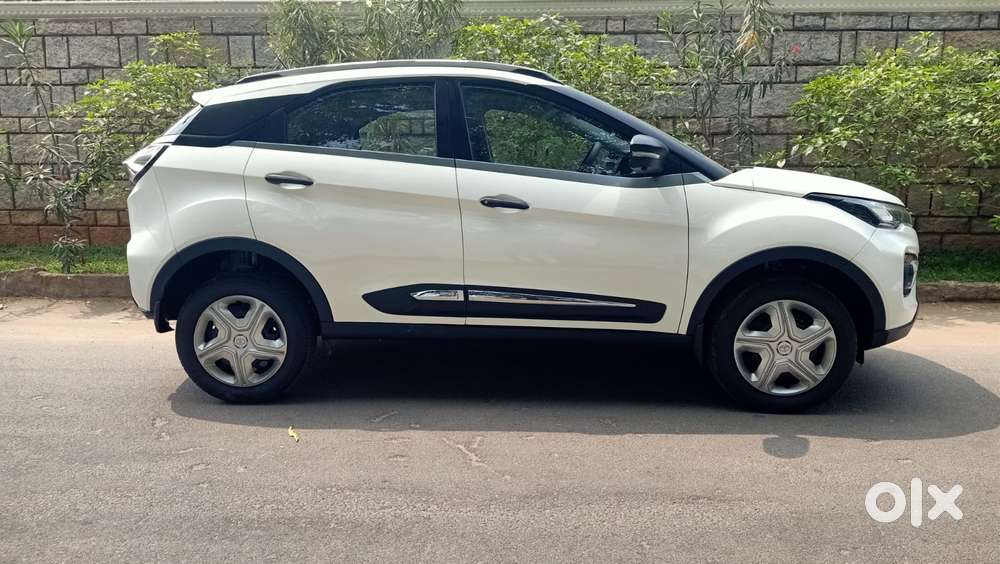 Tata Nexon 1.2 Revotron Xma Amt (s), 2022, Petrol