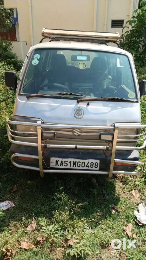 Omini 8 Seater Van