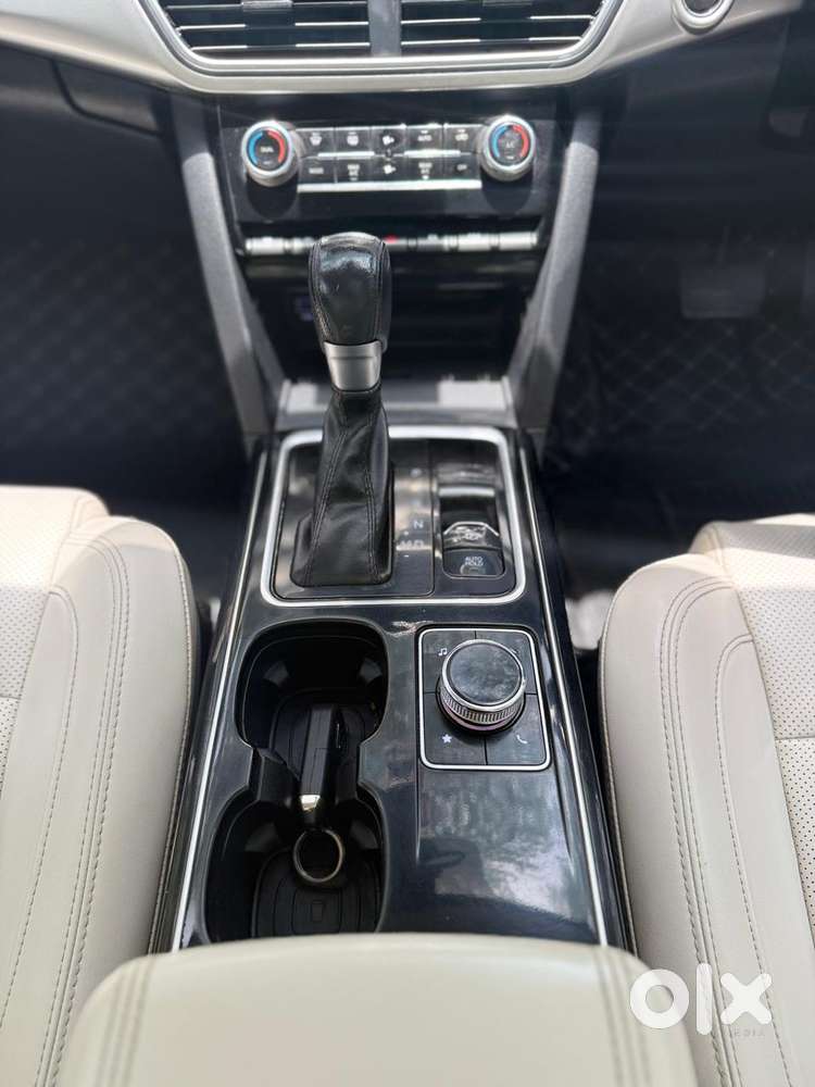 Mahindra Xuv700 2.0 Ax 7 Petrol At Luxury Pack Str, 2023, Petrol