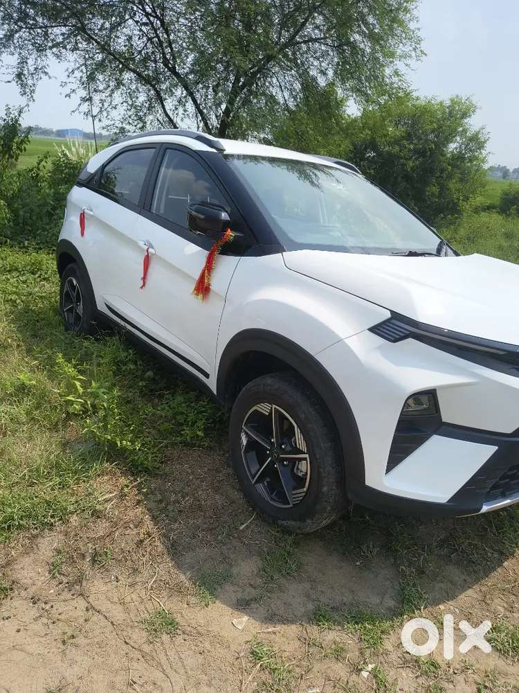 Tata Nexon Petrol 6 Amt 2026