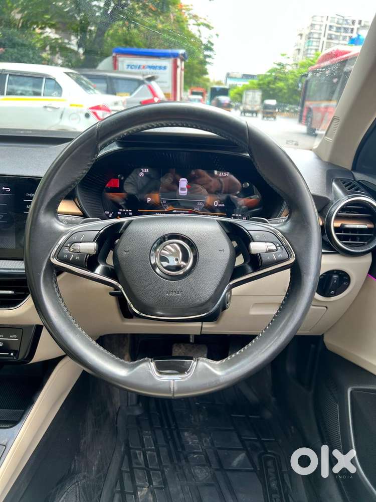 Skoda Slavia 1.0 Tsi Style At, 2023, Petrol