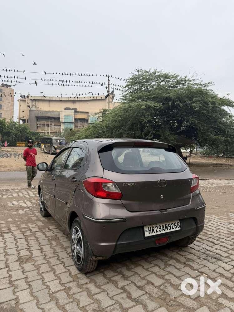 Tata Tiago 1.2 Revotron Xt (o), 2017, Petrol