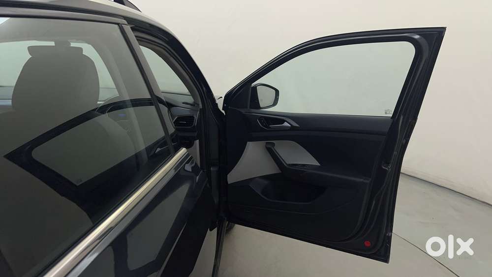 Volkswagen Taigun Topline 1.0 Tsi At (electric Seats), 2023, Petrol