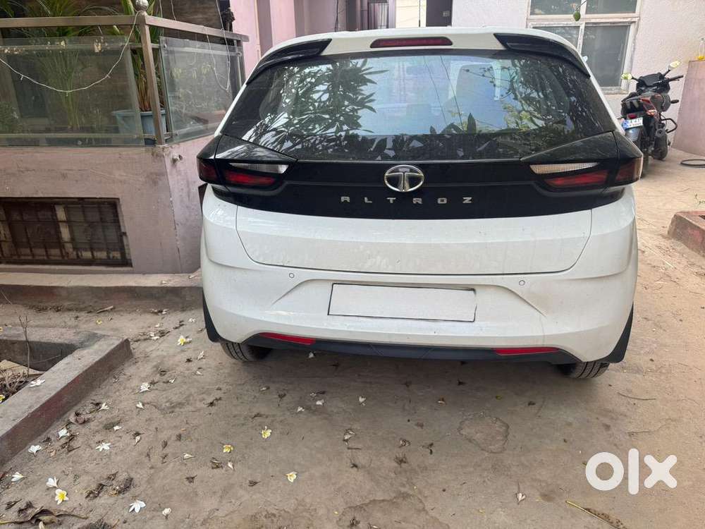 Tata Altroz 2023 Diesel 42000 Km Driven