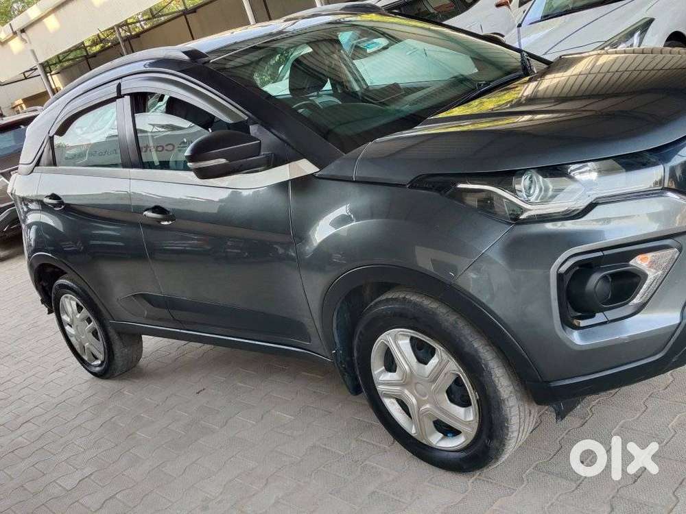 Tata Nexon 1.2 Revotron Xm (s), 2023, Petrol