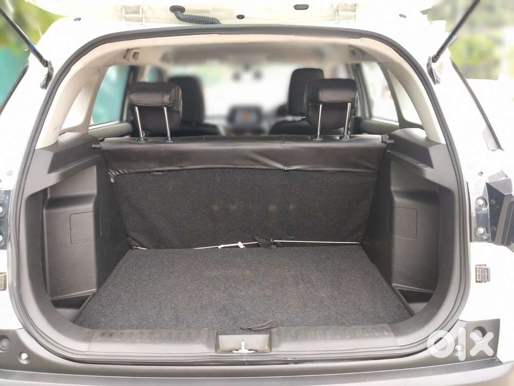 Maruti Suzuki Brezza 1.5 Vxi Smart Hybrid, 2024, Petrol