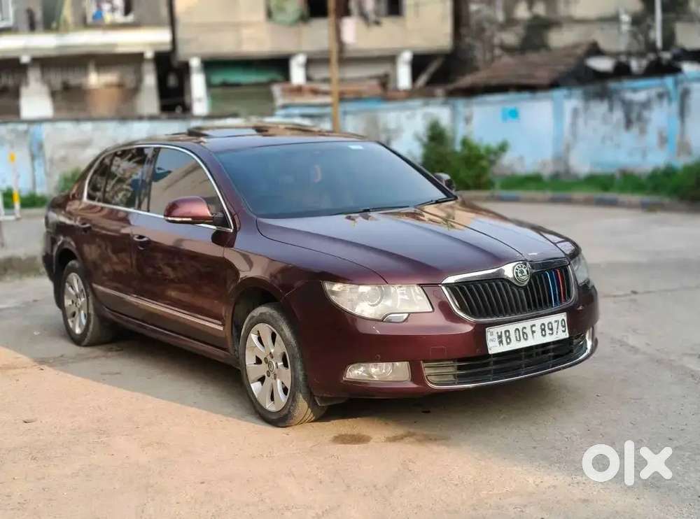Skoda Superb 2011 Petrol 44000 Km Driven