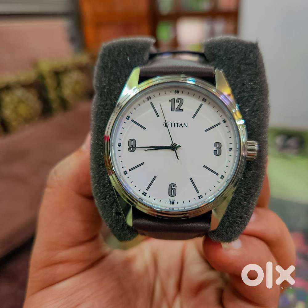 t New Sealed Titan Men's Watch with Brown Strap White Dial