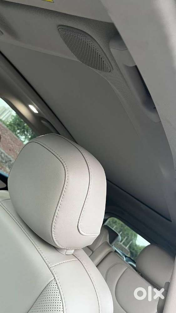 Mahindra Xuv700 2.2 Ax 7 Diesel At Luxury Pack Str Awd, 2025, Diesel